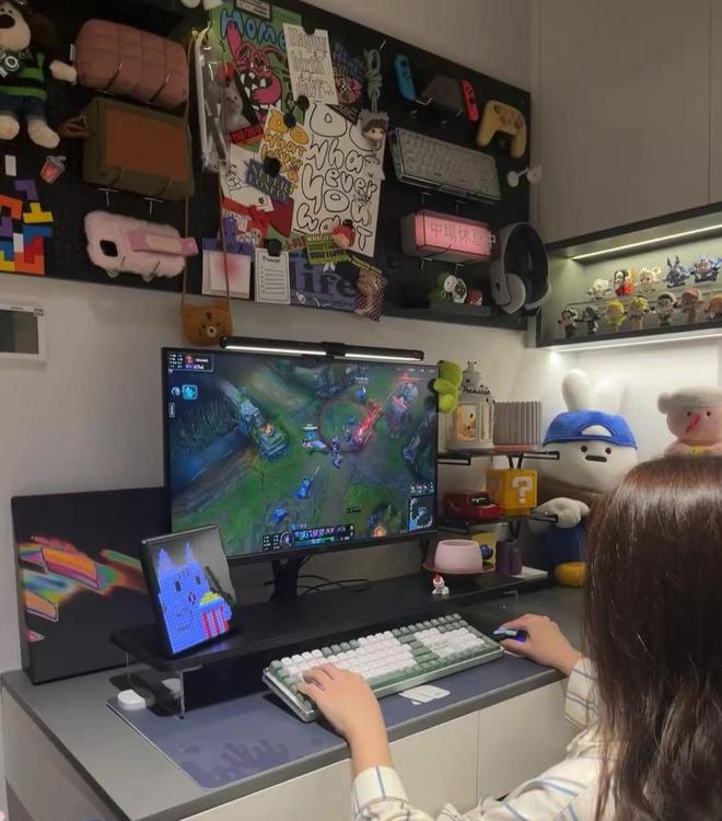 南宫NG28官网浙江一95后伉俪因太会安插走红把8m²书房改成双人电竞房超赞(图5)